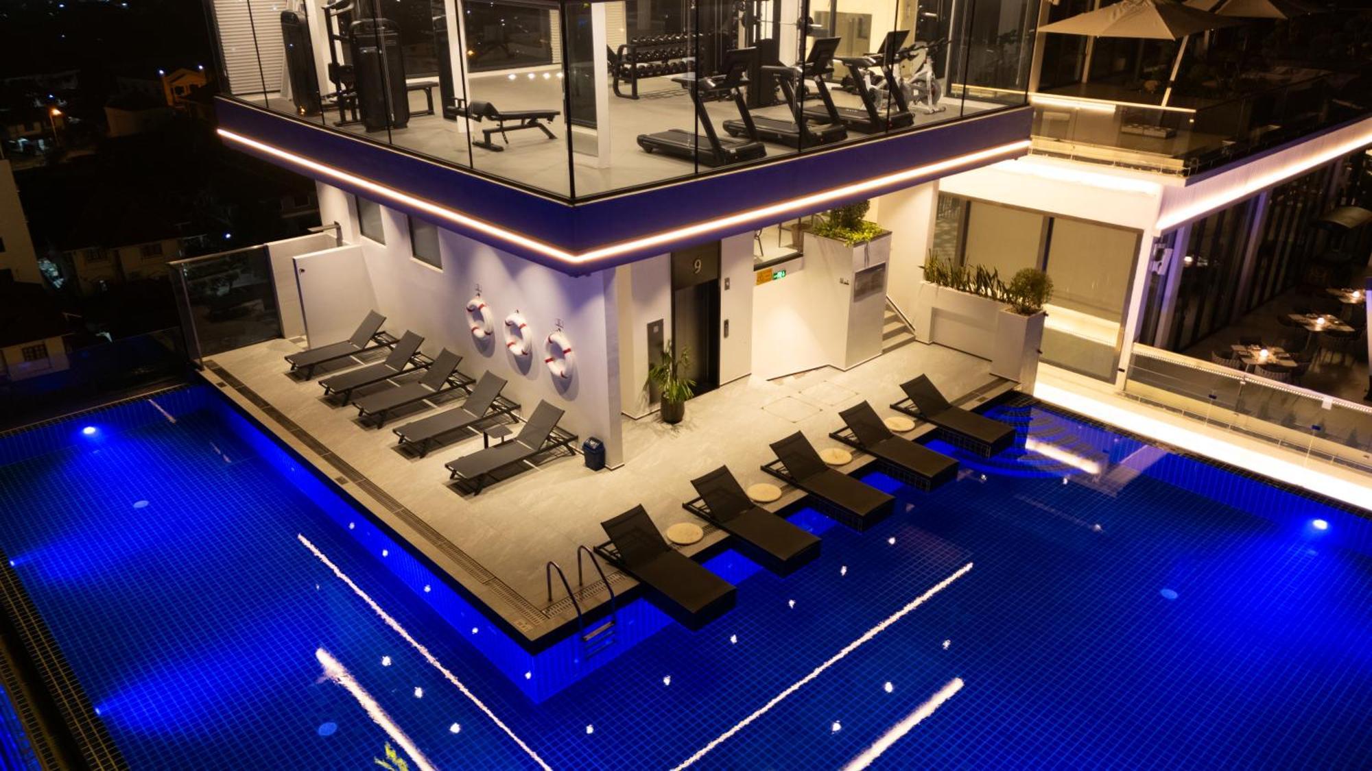 One Riviera Hotel And Residences Ban Souanmone Luaran gambar